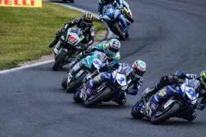 snetterton race track with motorcyclists